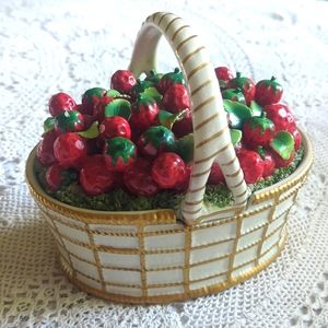 Strawberry basket made in Italy